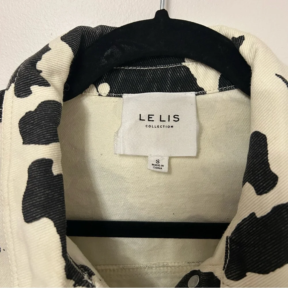 Le Lis Collection Womens Cow Printed Denim Button Up Jacket Small 100% Cotton - Picture 6 of 10